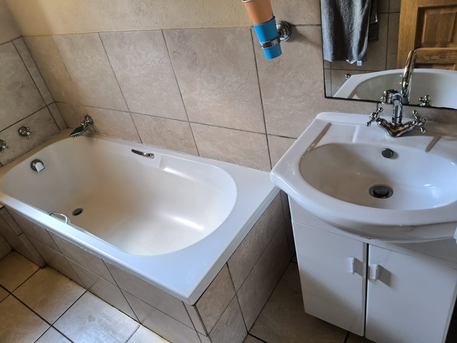 Clean bath and basin